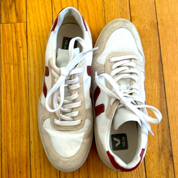 Veja Campo Sneakers Size 8 (EURO 39). Cream with tan and burgundy accents. - Picture 2 of 4